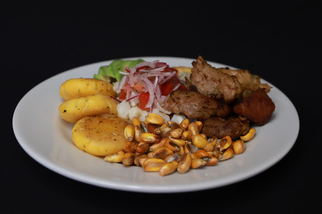 Opinii despre Restaurante La Casa de Mis Viejos în González Suárez - Gastronomía y hostelería