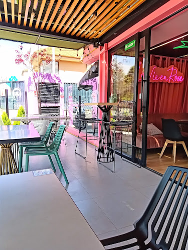 Av 10 de Agosto, y, Cuenca 010204