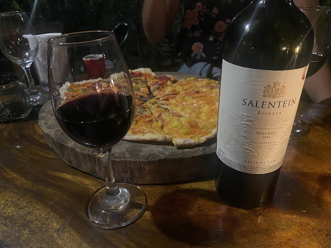 RESTAURANTE, PIZZAS y CAFÉ ESCONDITE Jama Tabuga - Santa Lucía