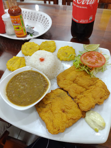 frente a la Coral Negro, Atacames