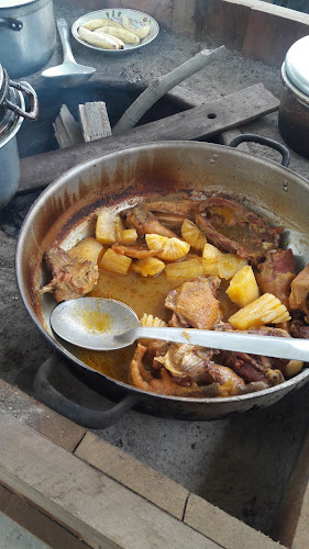 Comedor y Piscina CINCO ESTRELLAS - Gastronomía y hostelería