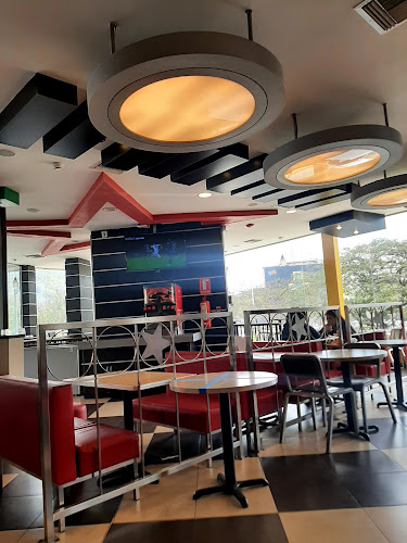 Carl's Jr. Alban Borja - Guayaquil