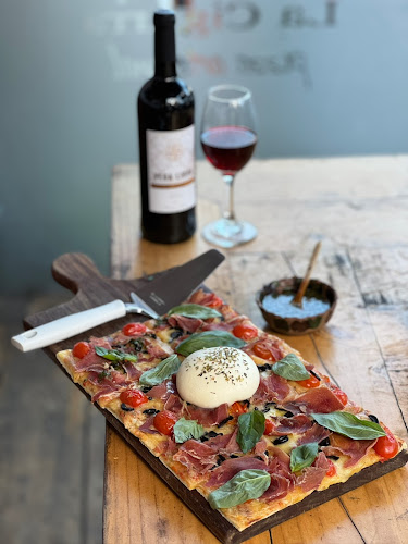 La Cigarra Pizza Artesanal - Ambato