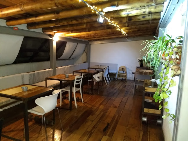 Lizardo García E10-64 y, Quito 170523