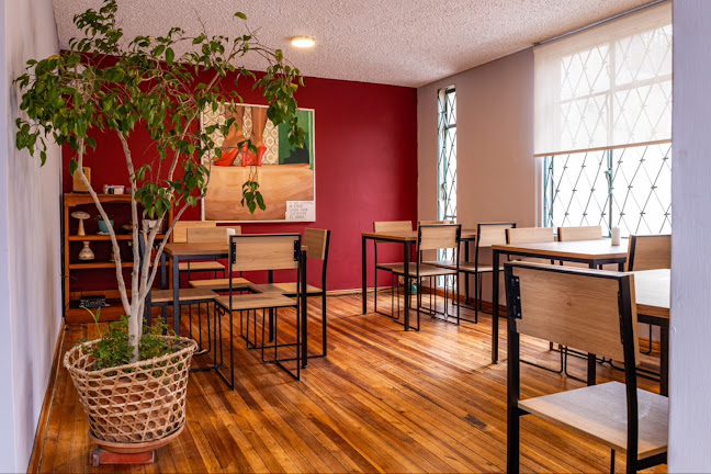 Valladolid e13-98 y, Quito 170109