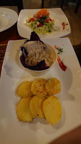 y Guido Chiriboga, C. Primera, Montañita 241702