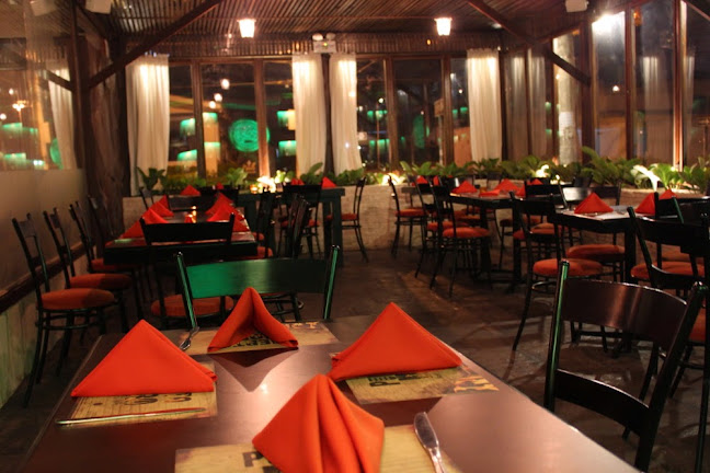 Puerto Moro, Urdesa - Gastronomía y hostelería