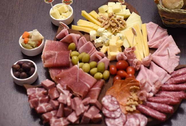 Comentarii opinii despre Rafaella Restó Bar y Deportes