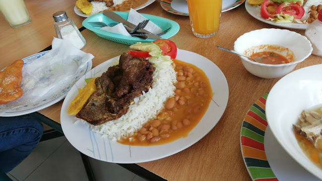 Tilapias al Paso - Av. Atahualpa, Otavalo - Otavalo