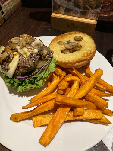 Comentarii opinii despre Common Grounds Sports Bar & Grill