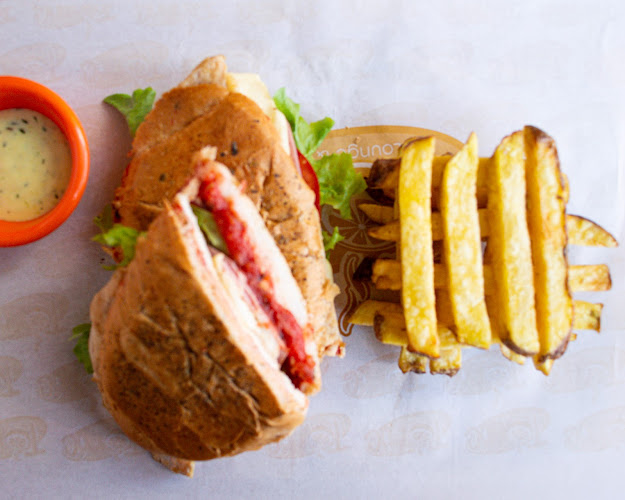 Tonic Lounge & K-Fe - Azogues