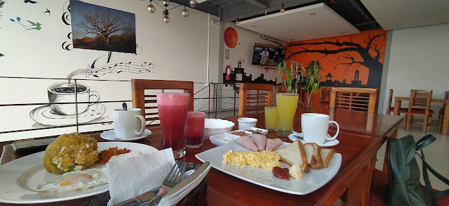 Panaderia Pan de oro / Cafeteria Punto Lojano - Quito