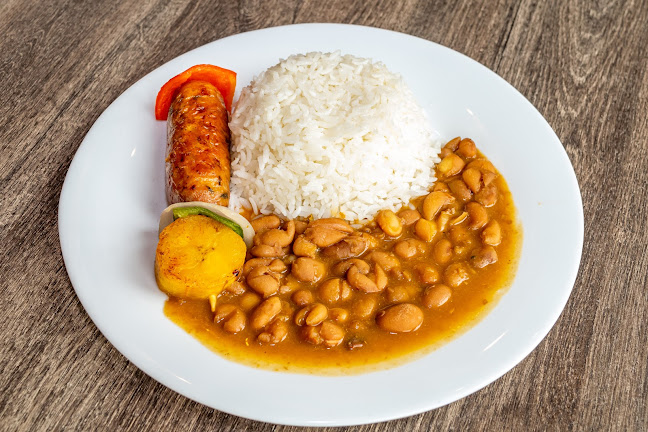 Mercados Y Centxros Comerciales Calle Cdla Kenedy,201, Guayaquil 090506