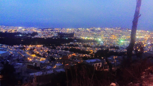 Opinii despre Barrio Colinas del Norte în Quito - Gastronomía y hostelería