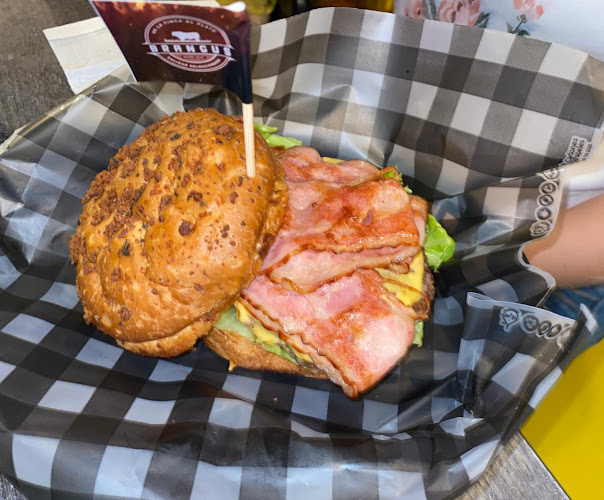 Michael's Ham Samanes - Gastronomía y hostelería