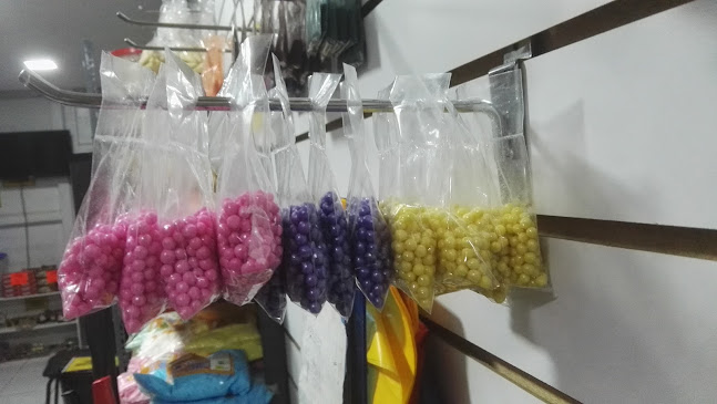 parque comercial Nuevo Tarqui (Contenedores, Manta 130804