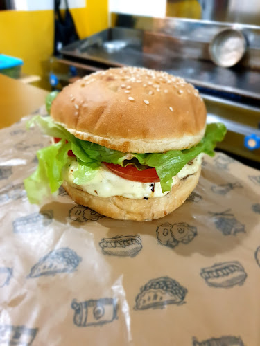 Comentarii opinii despre Mostaza & Miel Fast food and Desserts