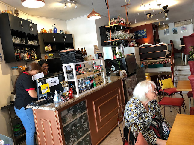 Opinii despre Red Rabbit Coffee Lounge în Cotacachi - Gastronomía y hostelería