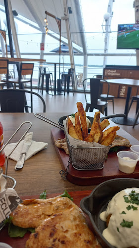 RECLUTAS WINGS & BEER - Gastronomía y hostelería