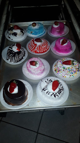 Coronel Guillermo Tálbot S/N, Cuenca 010101