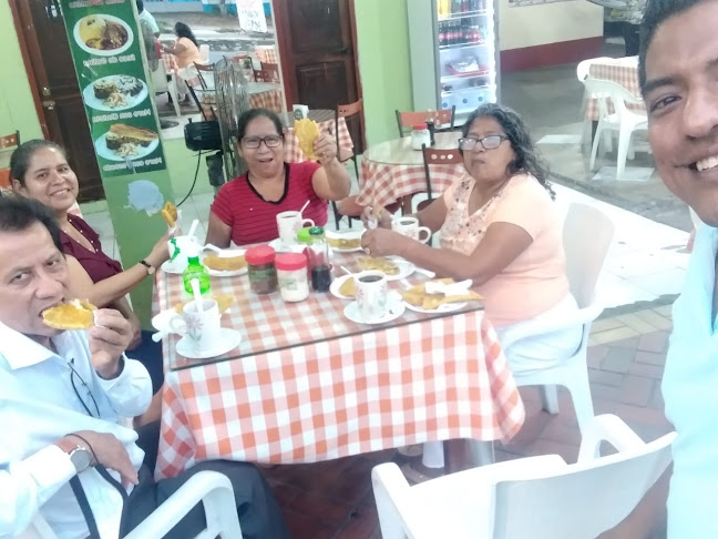 8W25+CHM, C. Pichincha, Chone