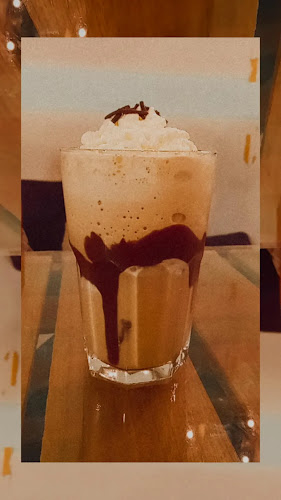 Girasoles de Van Gogh Cafe - La Libertad