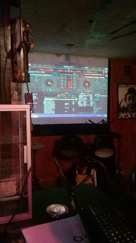 Monys Retro Bar - Ambato