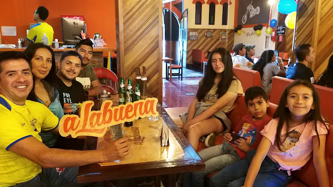 aLabuena Bar & Lounge