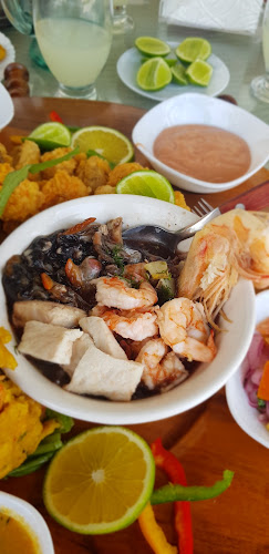 X8QR+X3C, Esmeraldas