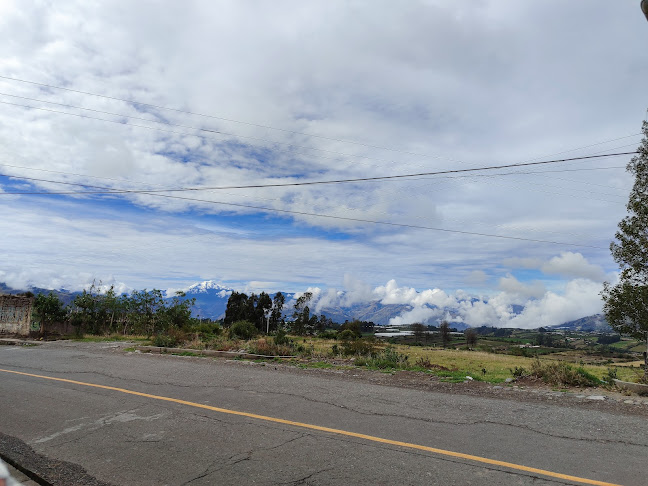 G35V+39F, Av. Bolívar, Tulcán