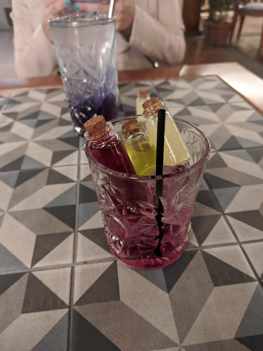 Francisco de Orellana E2-137 y, Cumbaya 170157