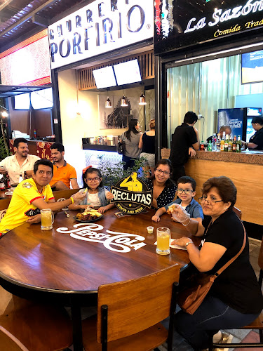 Comentarii opinii despre RECLUTAS WINGS & BEER