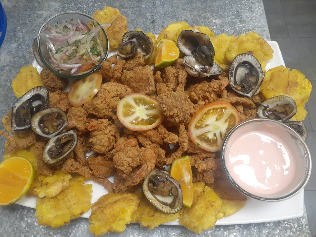 X8QR+X3C, Esmeraldas