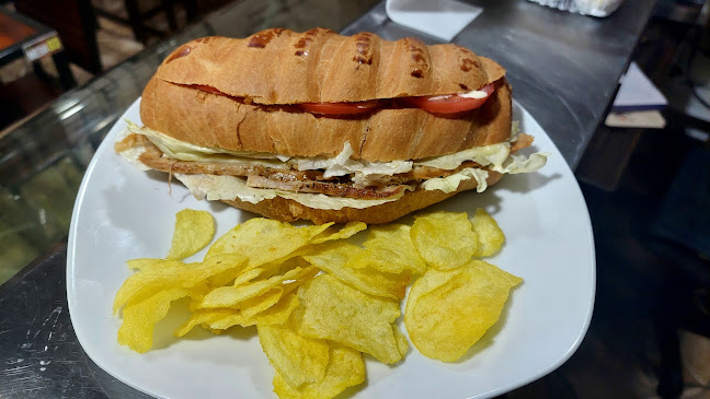 Opinii despre La Mechita Restaurante y Cafetería în Ibarra - Gastronomía y hostelería