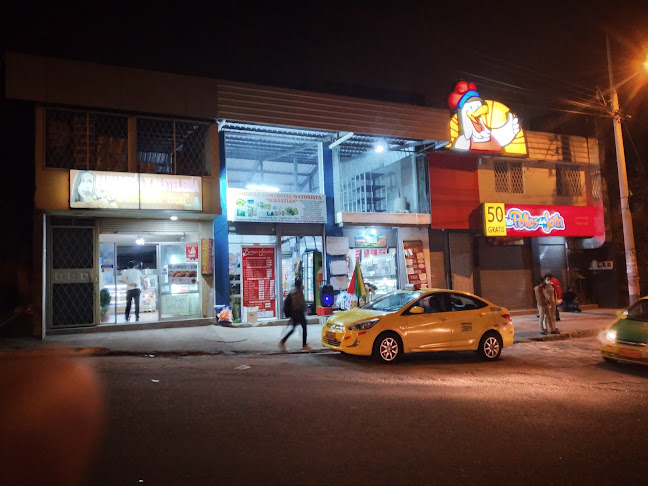 Panaderia y pastelería "Delicentro Real" - Quito