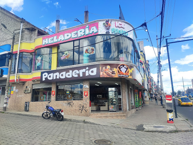 Heladería ice fruits y Panadería las mil espigas