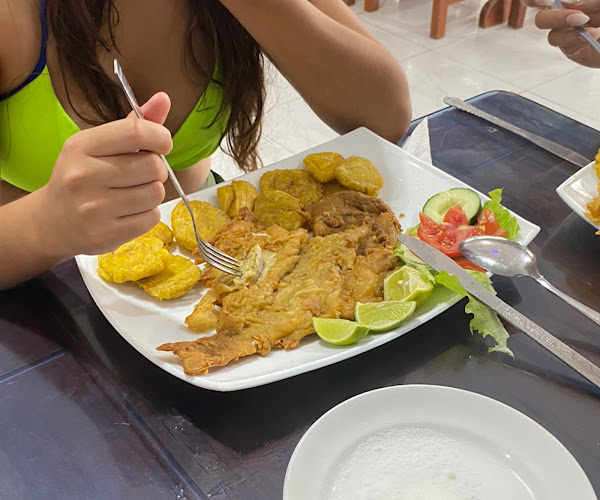 Bar restaurant Delfín Azul - Tonsupa