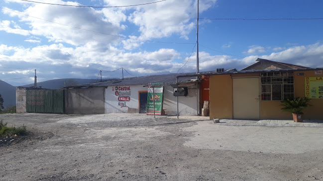 2H42+V8C, Av. Huasipungo, Quito 170312