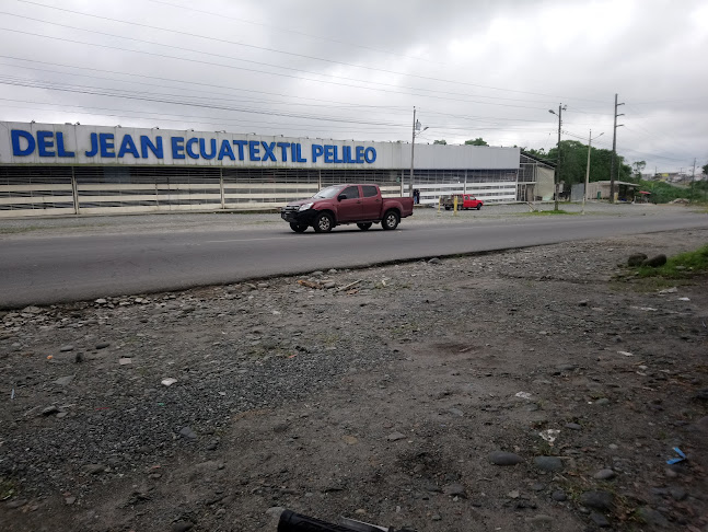 Mercado La FERIA de ropa - Santo Domingo