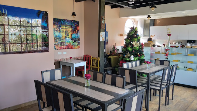 Av. Isidro Ayora, Quito 170120