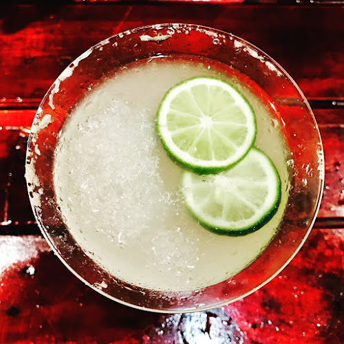 Opinii despre Tres Mosqueteros Resto Bar în Guayaquil - Gastronomía y hostelería