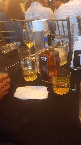 THUNDER SHOTS " BAR~KARAOKE" - Portoviejo