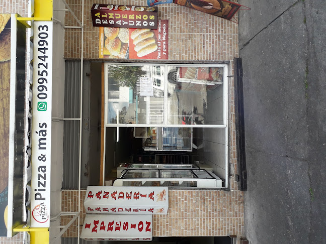 Calle Fernando Davalo, y, Quito 170120