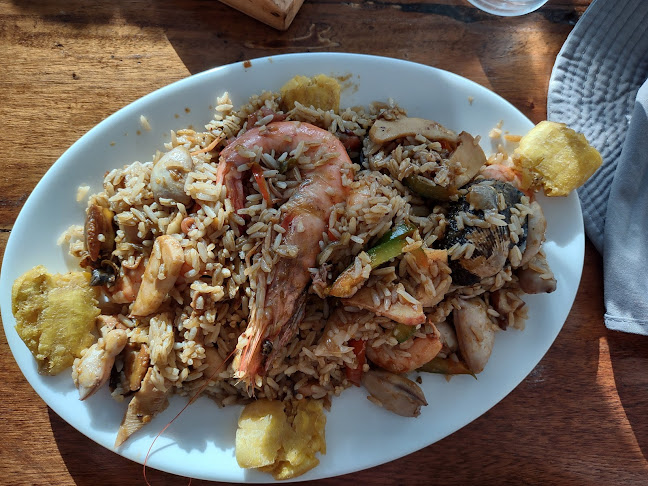 El Viejo y El Mar Hostal y Restaurante - Crucita