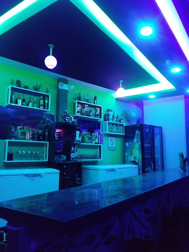 La Cima Discotec - "Vieja Guardia karaoke"