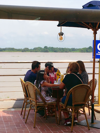 RECLUTAS WINGS & BEER