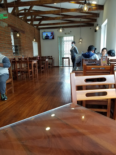 Av. Cristóbal Colón E4-186 y, Quito 170524