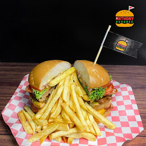 Anthony Burguer Tarqui "la mejor comida rápida de manta"