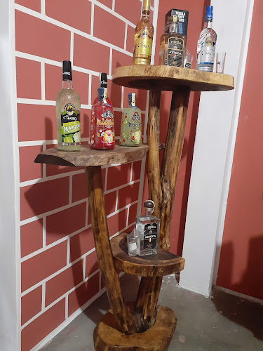 Licorería 𝗟𝗢𝗦 𝗔𝗟𝗠𝗘𝗡𝗗𝗥𝗢𝗦 "ʟɪǫᴜᴏʀs sᴛᴏʀᴇ" - Valencia