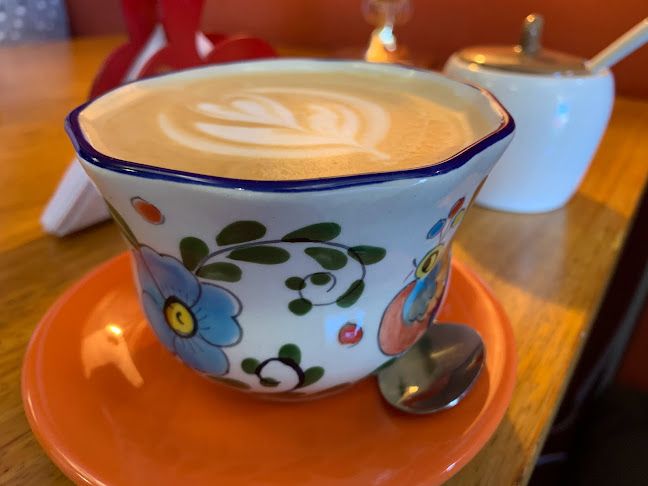 Opinii despre Red Rabbit Coffee Lounge în Cotacachi - Gastronomía y hostelería